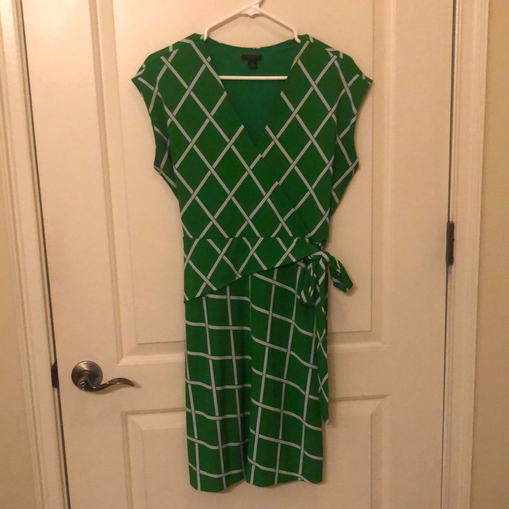 Ann Taylor Green & White Sleeveless Dress. MP.